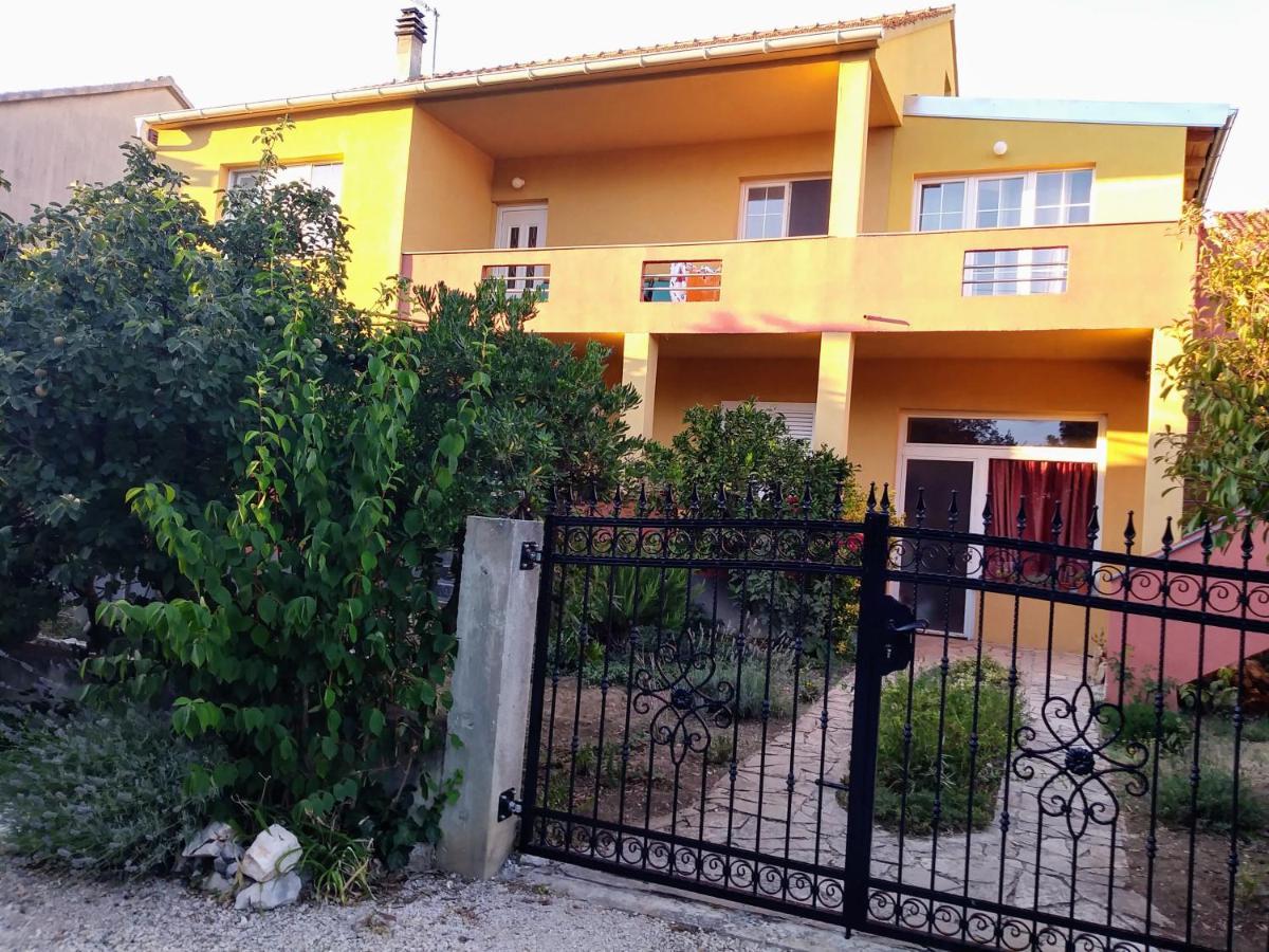 Apartments Mira Biograd Na Moru Exteriér fotografie